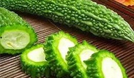 阿红吃凉瓜视频大全集免费观看,免费观看视频大全集，夏日消暑美食之旅