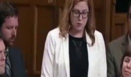 美国人深夜爆料新闻视频,美国人爆料最新热点新闻视频